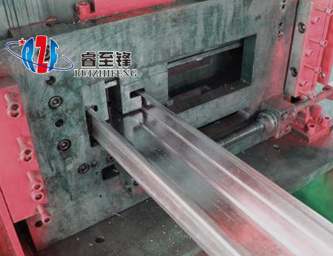 C型鋼機(jī)
